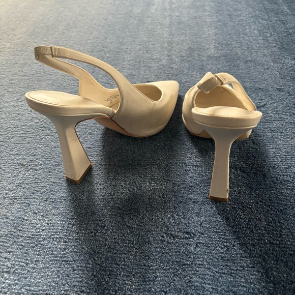 Marc Fisher Cream Scully Pump - Picture 4 of 6